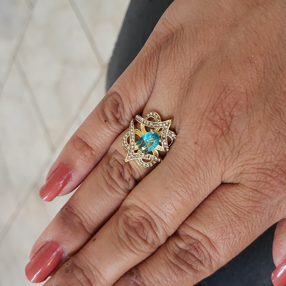 Blue Topaz Statement Ring - Picture 4 of 6